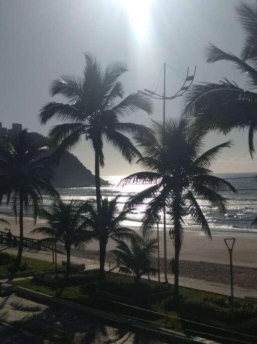 Apto Praia Do Tombo グァルジャー エクステリア 写真