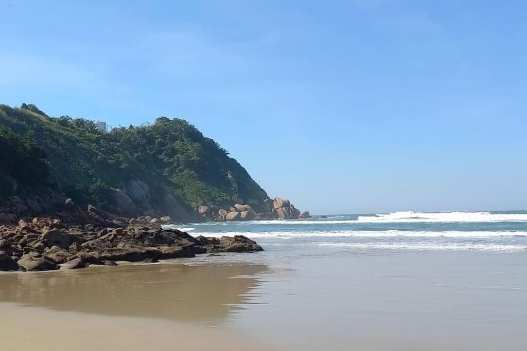Apto Praia Do Tombo グァルジャー エクステリア 写真
